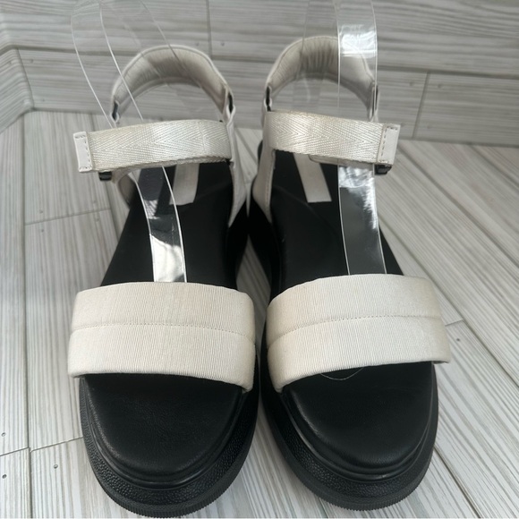 Suzanne Rae Velcro white womens sandals - Picture 3 of 8